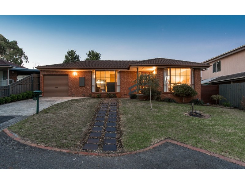 40 Azarow Circuit, Croydon South VIC 3136