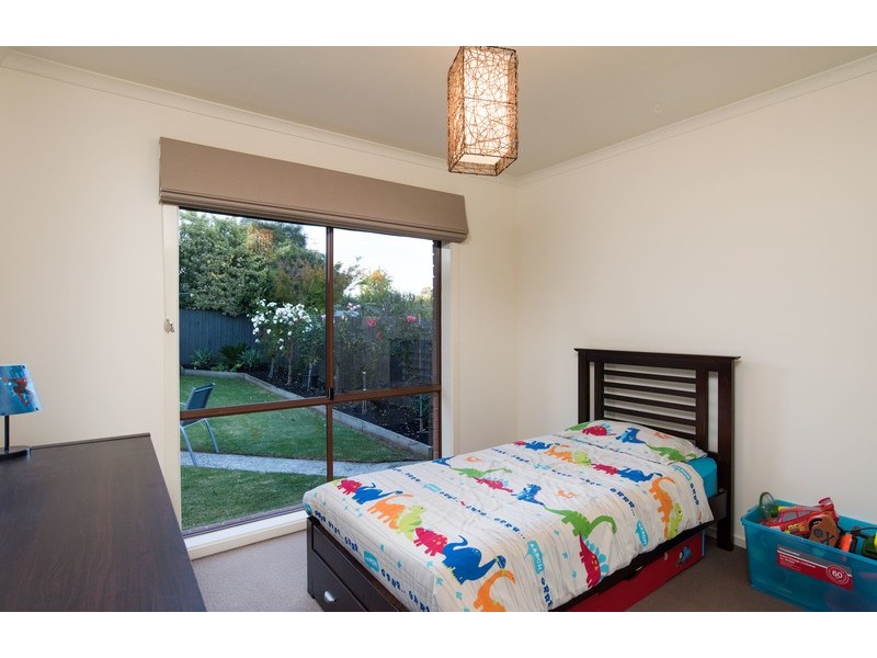40 Azarow Circuit, Croydon South VIC 3136