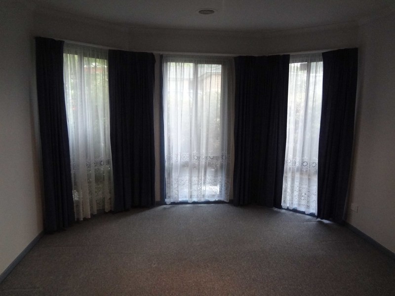 5 Charlwood Drive, Mooroolbark VIC 3138