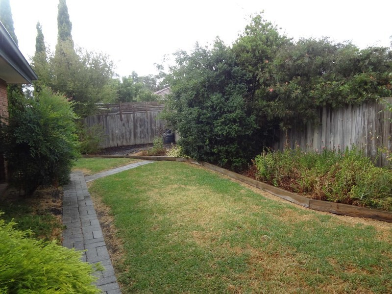 5 Charlwood Drive, Mooroolbark VIC 3138