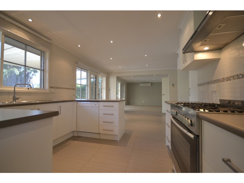 14 Grose Court, Croydon Hills VIC 3136