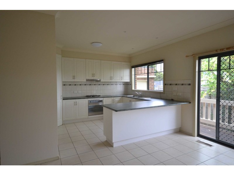 2/13 Terrigal Crescent, Kilsyth VIC 3137