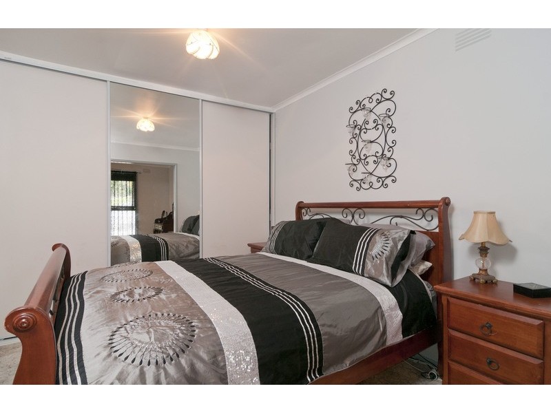 14a Swinburne Avenue, Mooroolbark VIC 3138