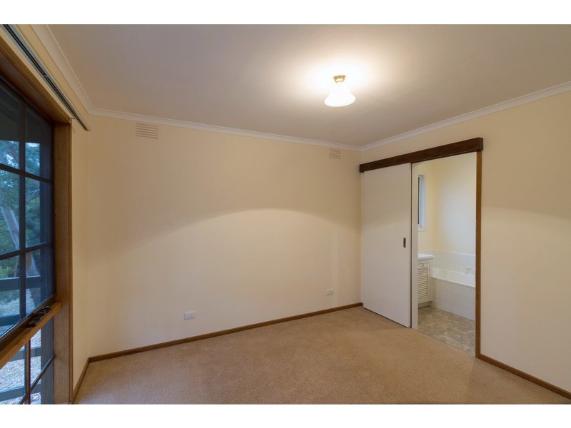 54 Commercial Road, Mount Evelyn VIC 3796