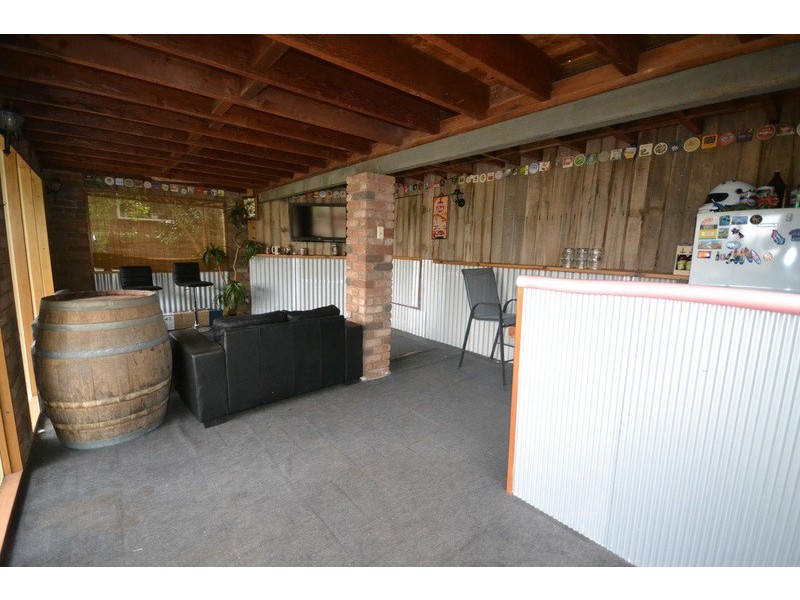 16 Landscape Drive, Mooroolbark VIC 3138