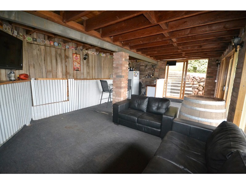 16 Landscape Drive, Mooroolbark VIC 3138