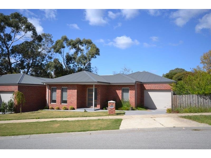 3 St James Park Rise, Mooroolbark VIC 3138