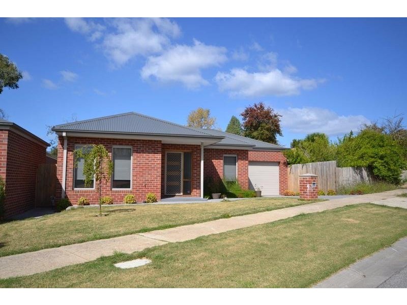 3 St James Park Rise, Mooroolbark VIC 3138