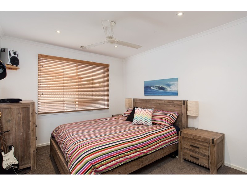 33 Freshfield Avenue, Mooroolbark VIC 3138