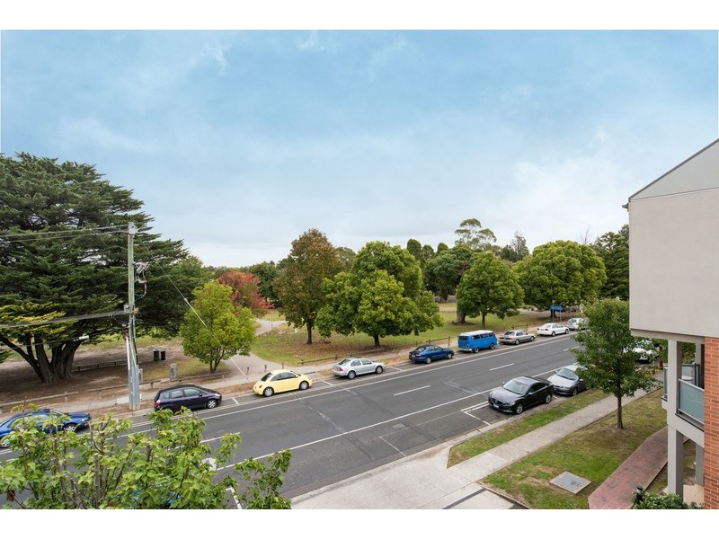 67/13-15 Hewish Road, Croydon VIC 3136