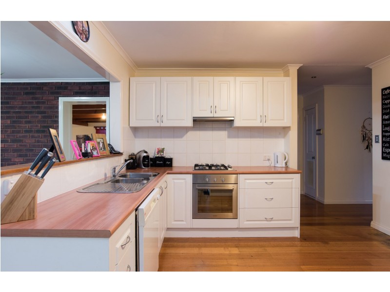 1/17 Wimbledon Court, Mooroolbark VIC 3138