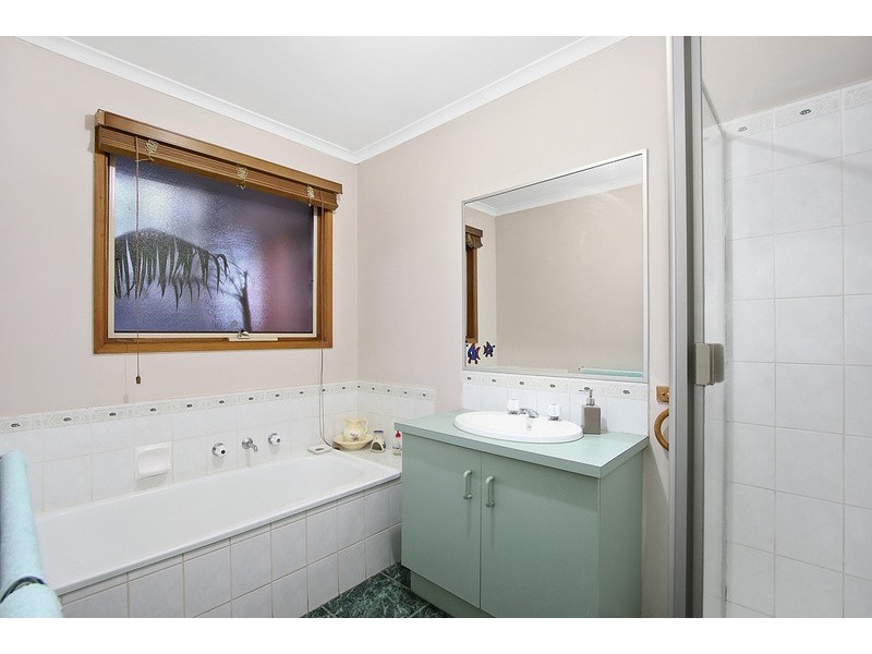 1 Blue Ridge Drive, Mooroolbark VIC 3138