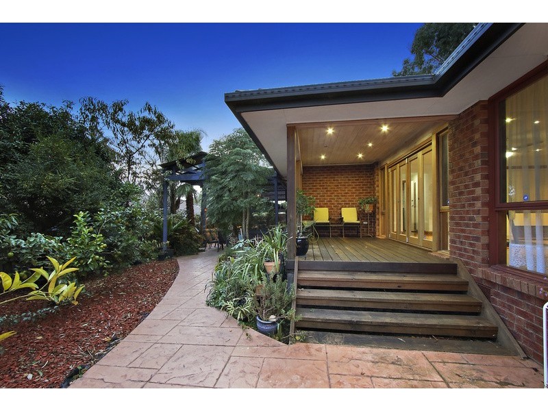 1 Blue Ridge Drive, Mooroolbark VIC 3138
