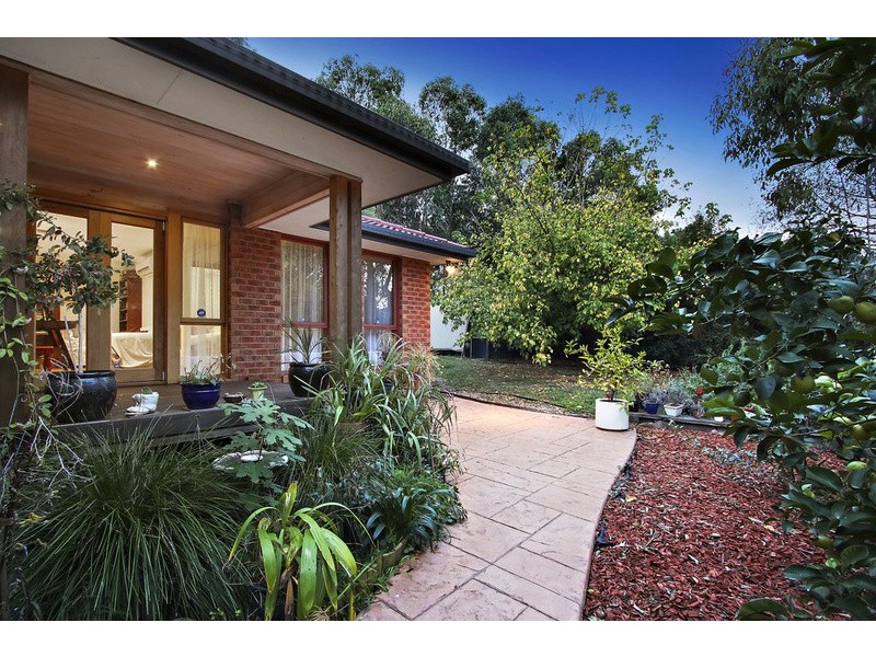 1 Blue Ridge Drive, Mooroolbark VIC 3138