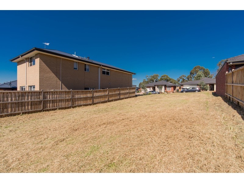 88 Evans Drive, Croydon VIC 3136