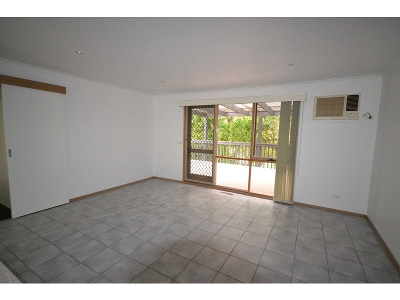 20 Nangathan Way, Croydon North VIC 3136