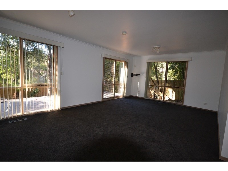 20 Nangathan Way, Croydon North VIC 3136