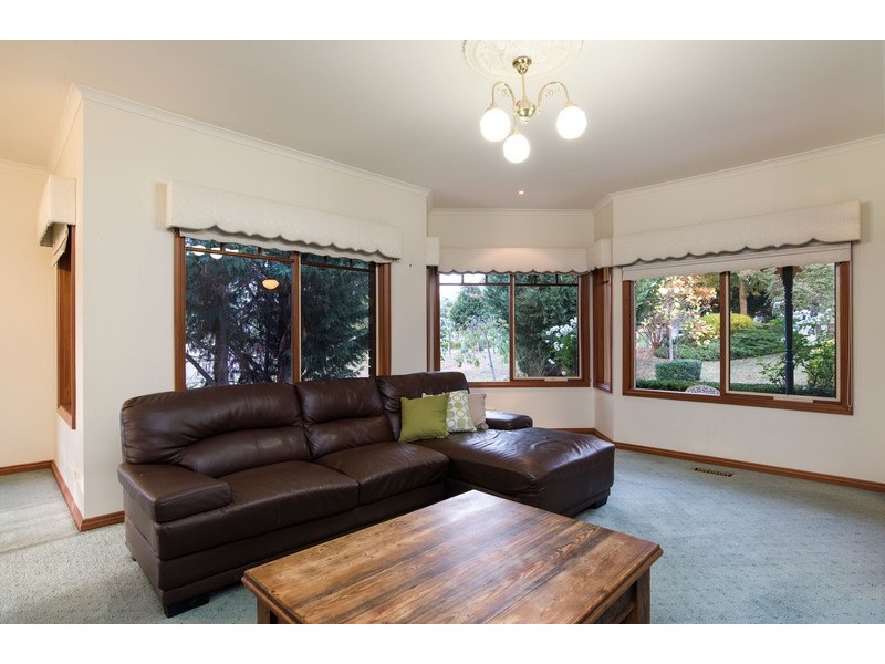 50 Blue Ridge Drive, Mooroolbark VIC 3138