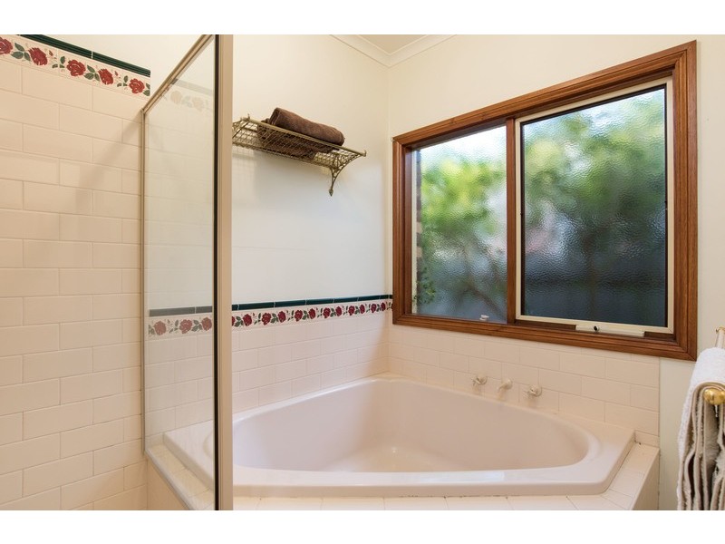 50 Blue Ridge Drive, Mooroolbark VIC 3138