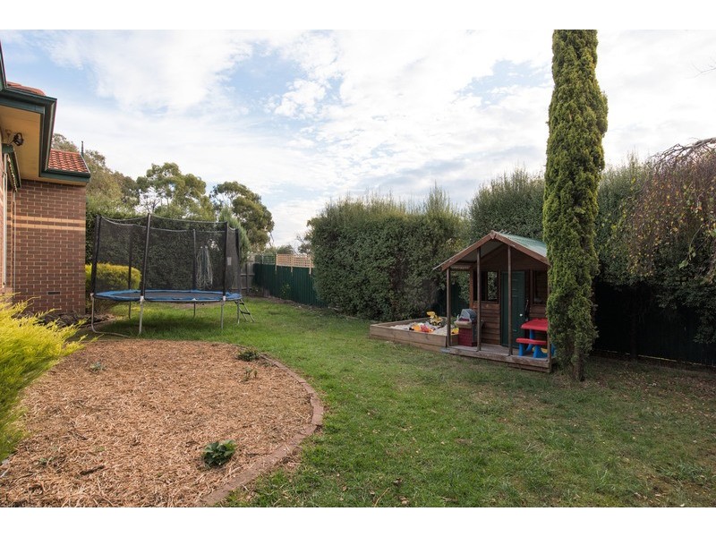50 Blue Ridge Drive, Mooroolbark VIC 3138
