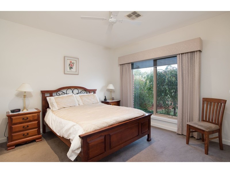 35 Highland Crescent, Mooroolbark VIC 3138