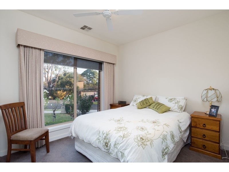 35 Highland Crescent, Mooroolbark VIC 3138