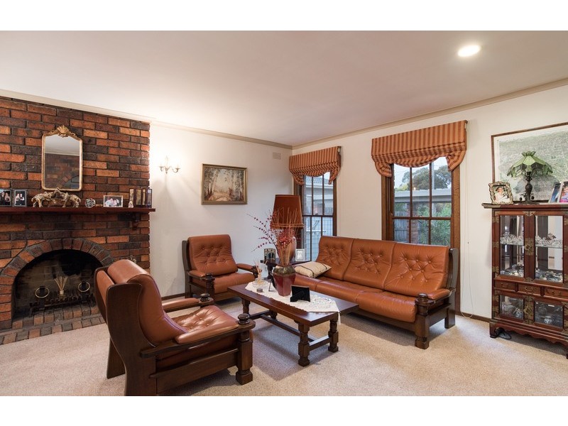 9 Tibarri Court, Mooroolbark VIC 3138