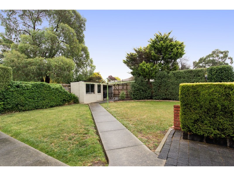 9 Tibarri Court, Mooroolbark VIC 3138