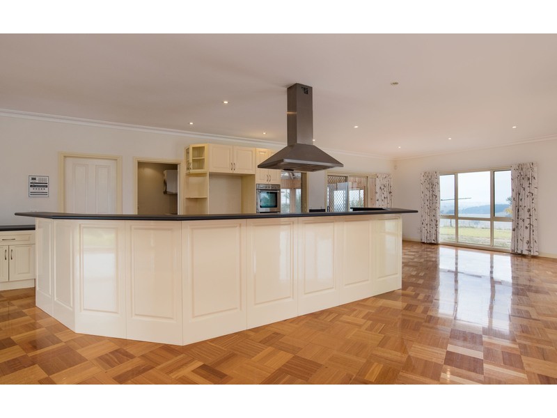 300 Edward Road, Chirnside Park VIC 3116