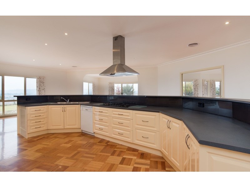 300 Edward Road, Chirnside Park VIC 3116