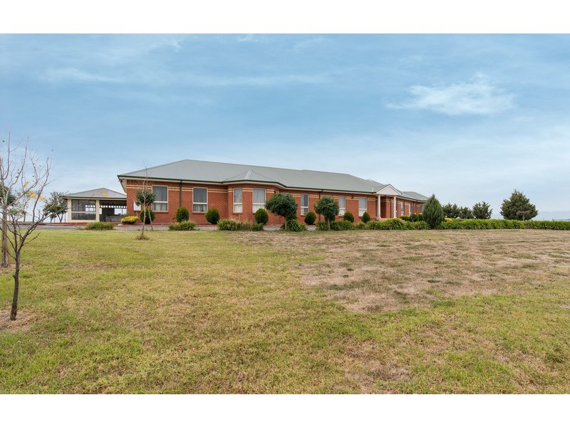 300 Edward Road, Chirnside Park VIC 3116