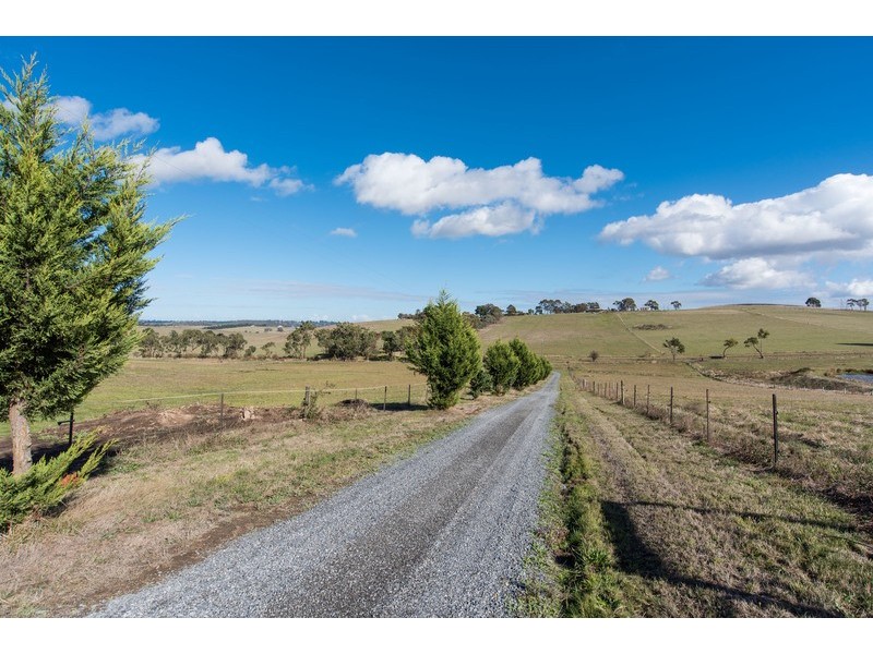 300 Edward Road, Chirnside Park VIC 3116