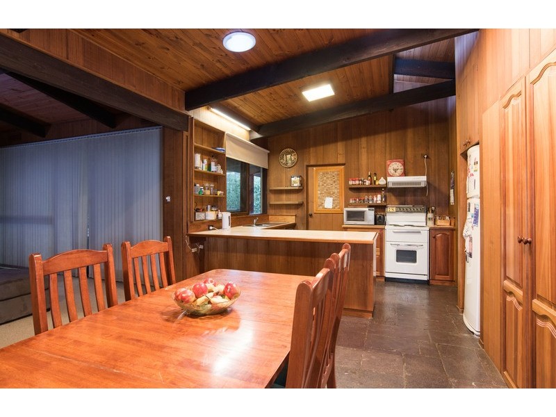 5 Highpoint Avenue, Mooroolbark VIC 3138