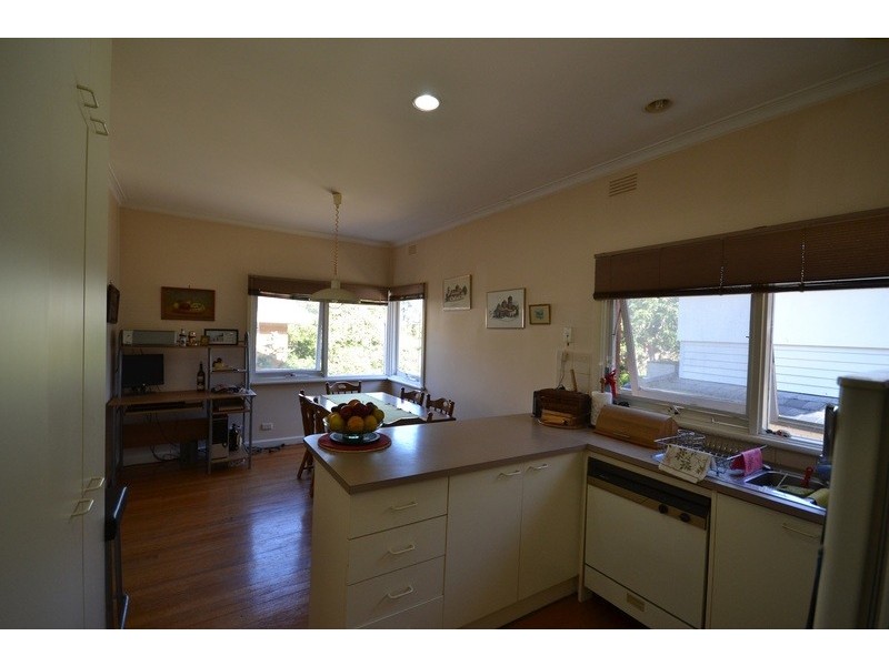 8 Lauriston Court, Ringwood North VIC 3134