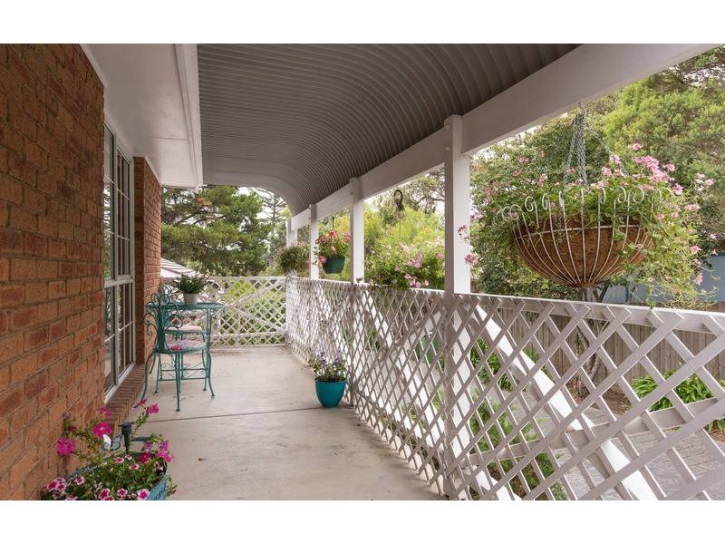 2/205 Dorset Road, Croydon VIC 3136