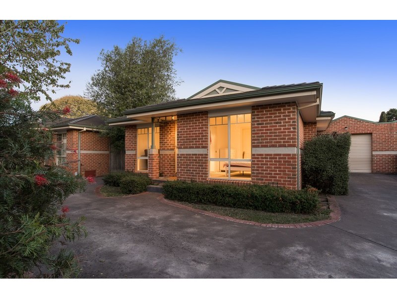 2/11 Wordsworth Street, Mooroolbark VIC 3138