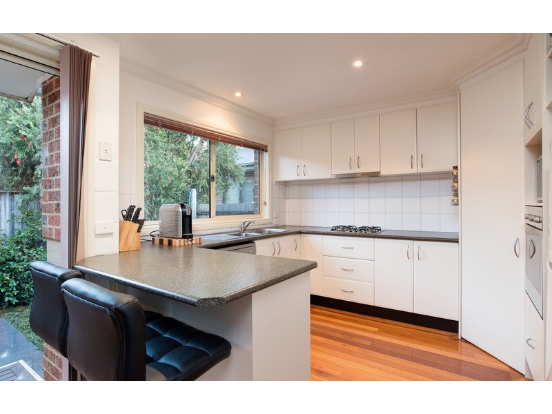 2/11 Wordsworth Street, Mooroolbark VIC 3138