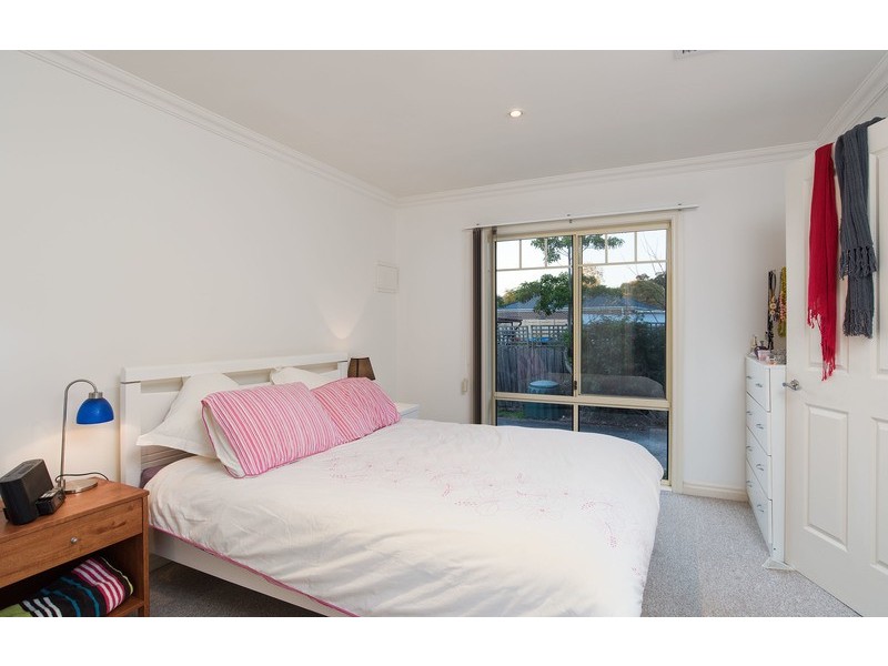 2/11 Wordsworth Street, Mooroolbark VIC 3138