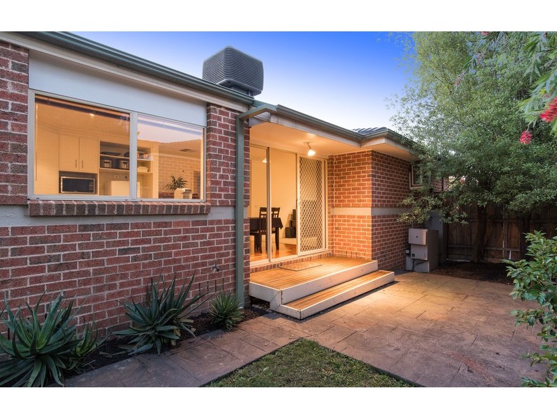 2/11 Wordsworth Street, Mooroolbark VIC 3138