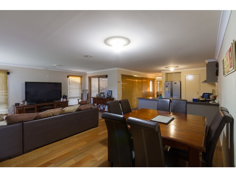 72 Larbert Road, Mooroolbark VIC 3138