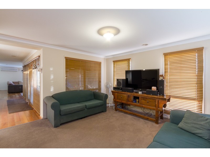 72 Larbert Road, Mooroolbark VIC 3138