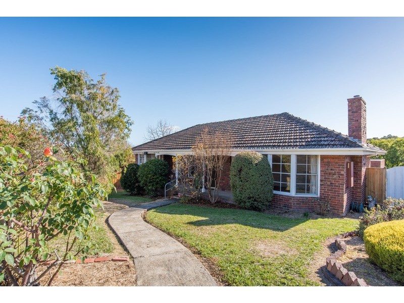 7 Sweetland Road, Mooroolbark VIC 3138