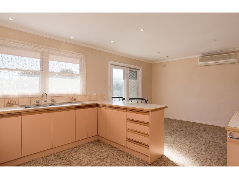 7 Sweetland Road, Mooroolbark VIC 3138