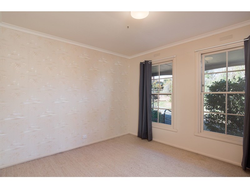 7 Sweetland Road, Mooroolbark VIC 3138