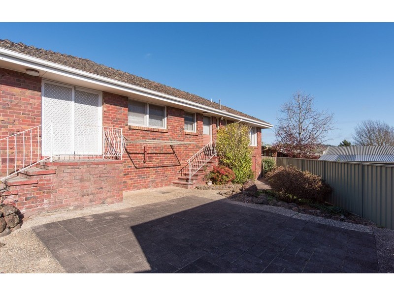 7 Sweetland Road, Mooroolbark VIC 3138