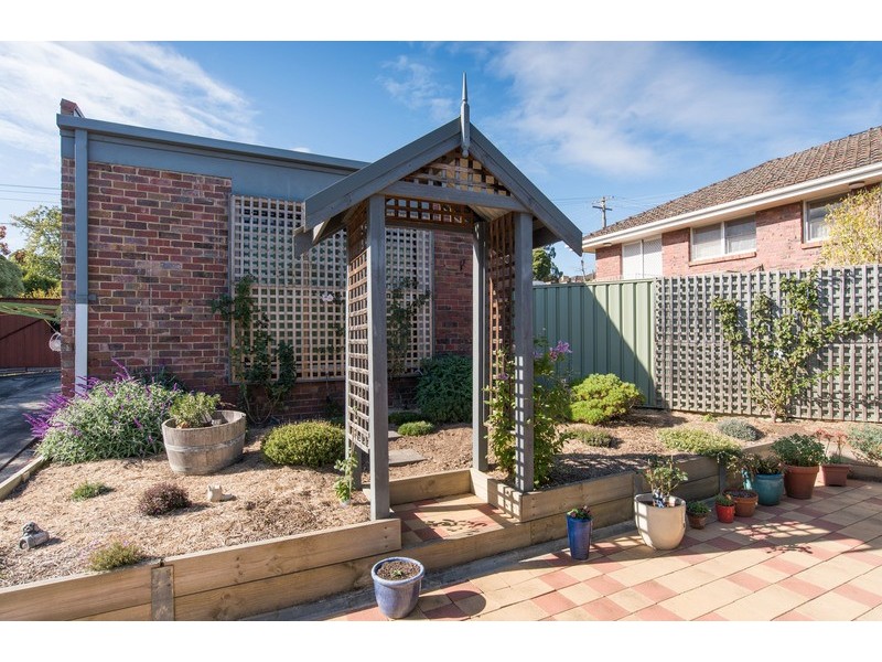 7 Sweetland Road, Mooroolbark VIC 3138