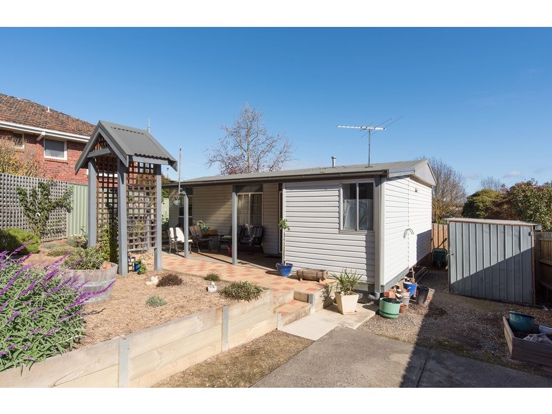 7 Sweetland Road, Mooroolbark VIC 3138