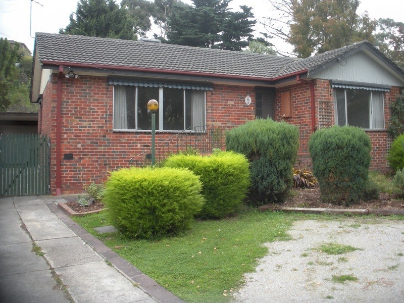 14 Croydondale Road, Mooroolbark VIC 3138