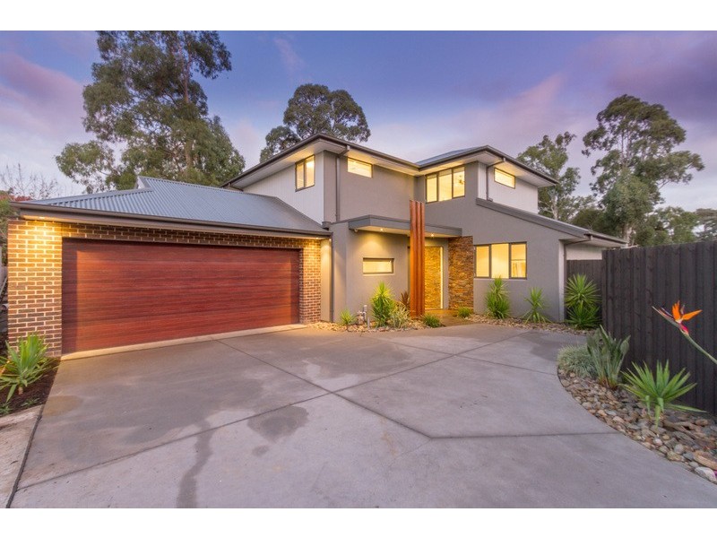25a Shakespeare Avenue, Mooroolbark VIC 3138