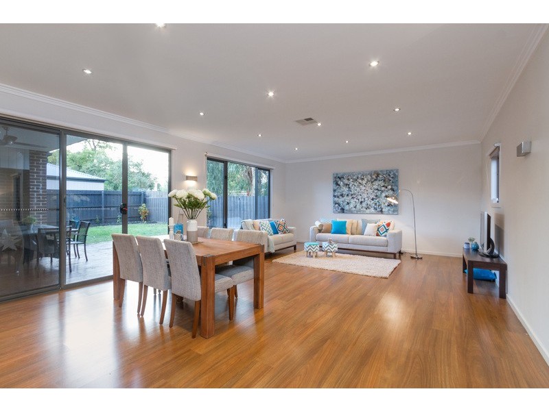 25a Shakespeare Avenue, Mooroolbark VIC 3138